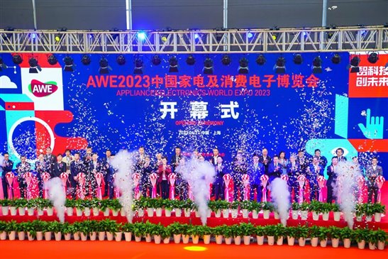 图片包含 游戏机, 火车, 站&#xA;&#xA;描述已自动生成
